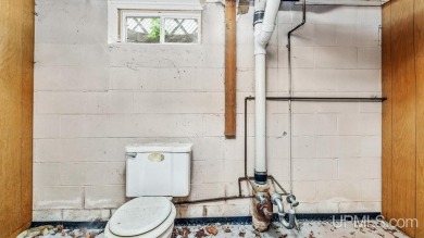 This home has had extreme care and is completely move in ready! on Escanaba Country Club in Michigan - for sale on GolfHomes.com, golf home, golf lot