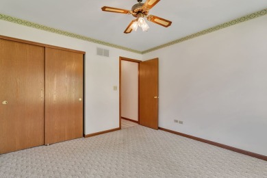 Welcome to this inviting 2-bedroom, 2-bath ranch-style Burton on The Links at Carillon in Illinois - for sale on GolfHomes.com, golf home, golf lot