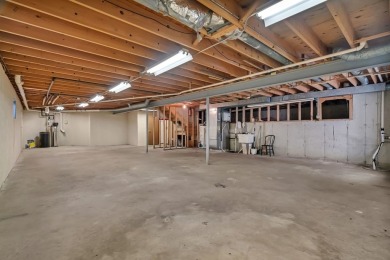 Welcome to this inviting 2-bedroom, 2-bath ranch-style Burton on The Links at Carillon in Illinois - for sale on GolfHomes.com, golf home, golf lot