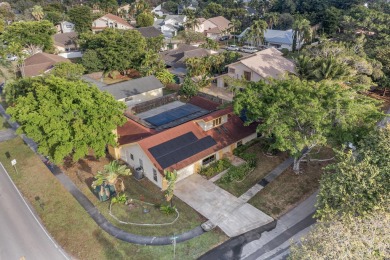 Welcome to this beautifully maintained 2-bedroom, 2-bath condo on Boca Lago Golf and Country Club in Florida - for sale on GolfHomes.com, golf home, golf lot