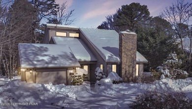 Beautiful contemporary mountain home offering 3 bedrooms, 2 full on Split Rock Resort and Country Club in Pennsylvania - for sale on GolfHomes.com, golf home, golf lot