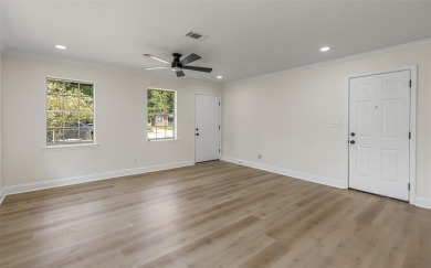 Beautifully updated home offering modern finishes, fresh on Querbes Park Golf Course in Louisiana - for sale on GolfHomes.com, golf home, golf lot