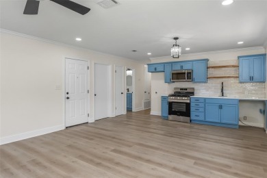 Beautifully updated home offering modern finishes, fresh on Querbes Park Golf Course in Louisiana - for sale on GolfHomes.com, golf home, golf lot