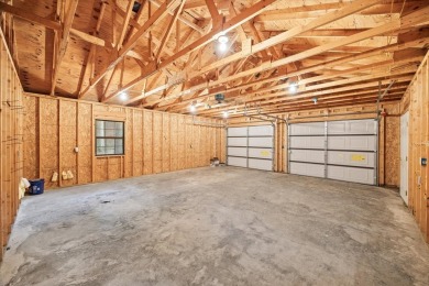 Nice home in desirable Star Point Village, just 1 mile from Star on Dale Hollow Golf Course in Tennessee - for sale on GolfHomes.com, golf home, golf lot