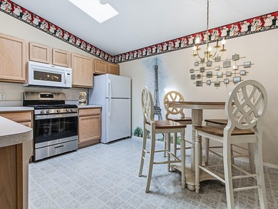 Under contract-accepting backup offers. TURNKEY COLONY VILLA on (pending golf course) in Florida - for sale on GolfHomes.com, golf home, golf lot