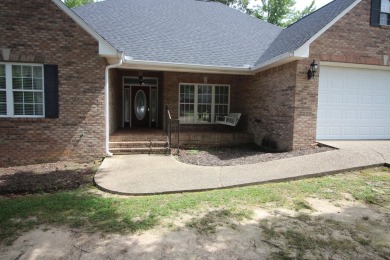 FRESH PAINT throughout! NEW APPLIANCES! MOVE-IN READY! Beautiful on Laurel Country Club in Mississippi - for sale on GolfHomes.com, golf home, golf lot