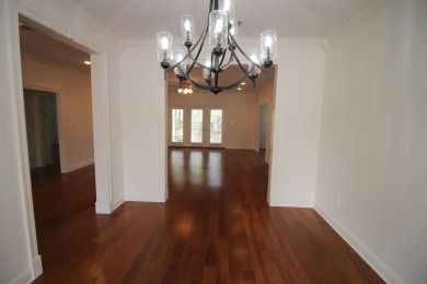 FRESH PAINT throughout! NEW APPLIANCES! MOVE-IN READY! Beautiful on Laurel Country Club in Mississippi - for sale on GolfHomes.com, golf home, golf lot