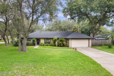 Wait what? No HOA!! I can park a boat or RV, no problem?  Corner on Mill Cove Golf Club in Florida - for sale on GolfHomes.com, golf home, golf lot