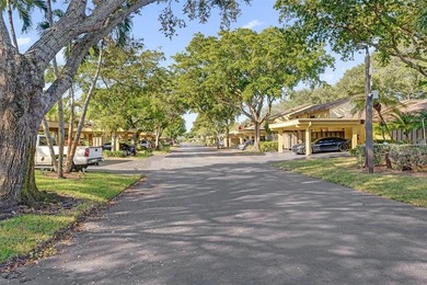 This is such a great 2/2 Townhome.  Wide open feel with high on  in Florida - for sale on GolfHomes.com, golf home, golf lot