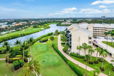 Jonathan's Landing - Estate sale, make this one your own. Enjoy on Jonathans Landing Golf Club in Florida - for sale on GolfHomes.com, golf home, golf lot