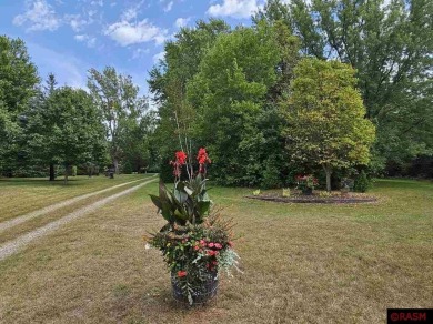 Here is your chance to own your own slice of paradise in South on Minn-Iowa Golf Course in Minnesota - for sale on GolfHomes.com, golf home, golf lot