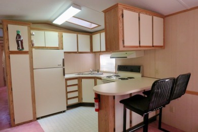 Looking to live on the water?  Here is your chance!  Great on Lake Tansi Village Country Club in Tennessee - for sale on GolfHomes.com, golf home, golf lot