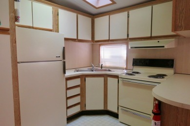 Looking to live on the water?  Here is your chance!  Great on Lake Tansi Village Country Club in Tennessee - for sale on GolfHomes.com, golf home, golf lot