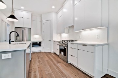 OPEN HOUSE THIS SATURDAY (10/4) FROM 2-4 PM! Modern luxury w/ on Bella Vista - Metfield Golf Complex and Country Club in Arkansas - for sale on GolfHomes.com, golf home, golf lot