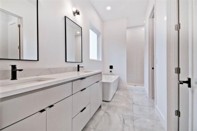 OPEN HOUSE THIS SATURDAY (10/4) FROM 2-4 PM! Modern luxury w/ on Bella Vista - Metfield Golf Complex and Country Club in Arkansas - for sale on GolfHomes.com, golf home, golf lot