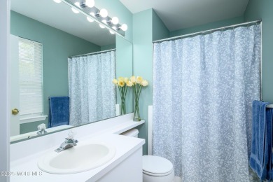 This beautifully maintained, bright, spacious, 2 Bedroom, 2 Bath on Raintree Golf Course in New Jersey - for sale on GolfHomes.com, golf home, golf lot