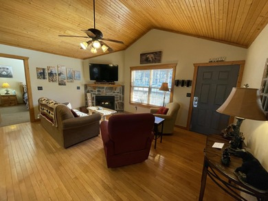 Looking for the perfect vacation retreat for your family to on Ledgestone Country Club and Golf Course in Missouri - for sale on GolfHomes.com, golf home, golf lot
