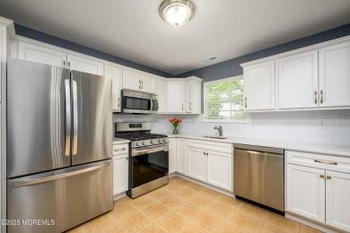 This beautifully maintained, bright, spacious, 2 Bedroom, 2 Bath on Raintree Golf Course in New Jersey - for sale on GolfHomes.com, golf home, golf lot