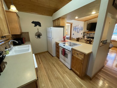 Looking for the perfect vacation retreat for your family to on Ledgestone Country Club and Golf Course in Missouri - for sale on GolfHomes.com, golf home, golf lot