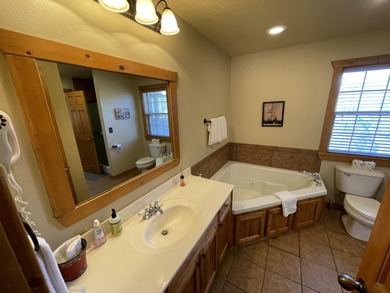 Looking for the perfect vacation retreat for your family to on Ledgestone Country Club and Golf Course in Missouri - for sale on GolfHomes.com, golf home, golf lot