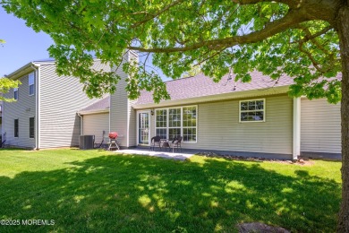 This beautifully maintained, bright, spacious, 2 Bedroom, 2 Bath on Raintree Golf Course in New Jersey - for sale on GolfHomes.com, golf home, golf lot