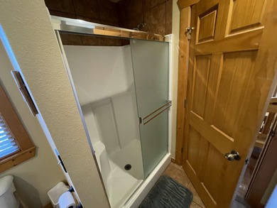 Looking for the perfect vacation retreat for your family to on Ledgestone Country Club and Golf Course in Missouri - for sale on GolfHomes.com, golf home, golf lot