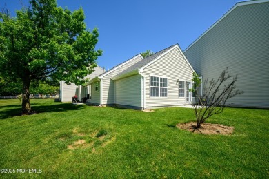 This beautifully maintained, bright, spacious, 2 Bedroom, 2 Bath on Raintree Golf Course in New Jersey - for sale on GolfHomes.com, golf home, golf lot