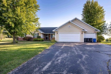 Exceptional contemporary ranch with golf course views, three car on Galena Golf Club in Illinois - for sale on GolfHomes.com, golf home, golf lot
