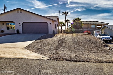 Welcome home to 2850 Edgewood Drive, a thoughtfully updated on London Bridge Golf Course in Arizona - for sale on GolfHomes.com, golf home, golf lot