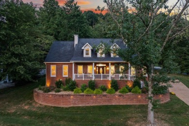Here is a STUNNING HOME in the prestigious White Plains golfing on White Plains Golf Course in Tennessee - for sale on GolfHomes.com, golf home, golf lot