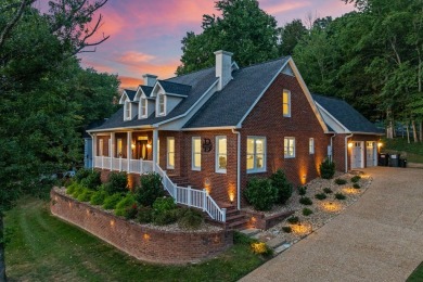 Here is a STUNNING HOME in the prestigious White Plains golfing on White Plains Golf Course in Tennessee - for sale on GolfHomes.com, golf home, golf lot