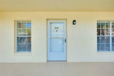 Welcome to easy Florida living in this turnkey 2-bedroom on Plantation Golf and Country Club in Florida - for sale on GolfHomes.com, golf home, golf lot