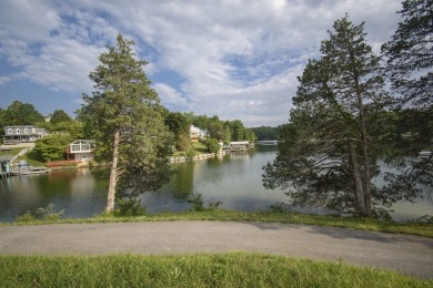 Welcome to Tanager Cove! This upscale lakefront community is on Pulaski Country Club in Virginia - for sale on GolfHomes.com, golf home, golf lot