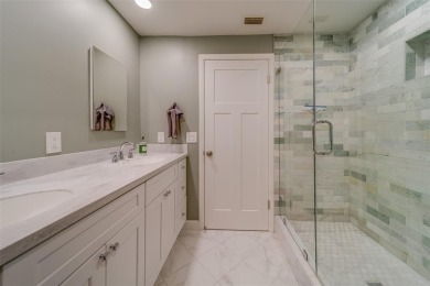 Open the video and 3D presentation to watch the West Coast on Belleair Country Club in Florida - for sale on GolfHomes.com, golf home, golf lot
