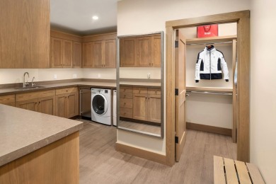 Luxury mountain retreat in the heart of Sun Valley. This on Sun Valley Resort in Idaho - for sale on GolfHomes.com, golf home, golf lot