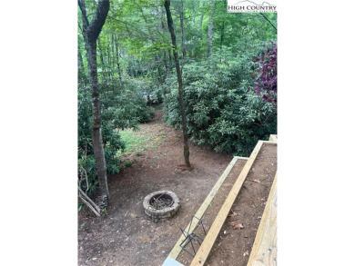 Enjoy all the amenities and beauty of Linville Land Harbor from on Land Harbor Golf Course in North Carolina - for sale on GolfHomes.com, golf home, golf lot