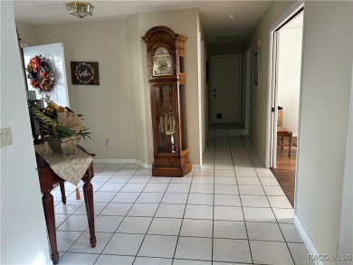 This 3 bedroom, 2 bath, 2 garage home in Oakleaf Villas has on Sugarmill Woods Golf and Country Club in Florida - for sale on GolfHomes.com, golf home, golf lot