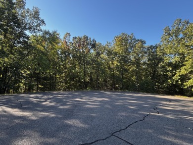 Located at the end of a cul-de-sac, this 2.60-acre golf course on Isabella Golf Course  in Arkansas - for sale on GolfHomes.com, golf home, golf lot