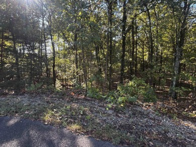 Located at the end of a cul-de-sac, this 2.60-acre golf course on Isabella Golf Course  in Arkansas - for sale on GolfHomes.com, golf home, golf lot