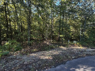 Located at the end of a cul-de-sac, this 2.60-acre golf course on Isabella Golf Course  in Arkansas - for sale on GolfHomes.com, golf home, golf lot