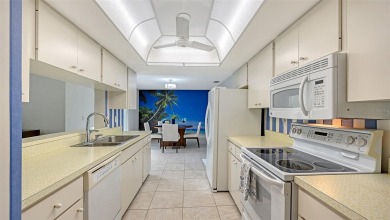 NEW PICTURES Welcome to Village Green! Here is the opportunity on Village Green Golf Club of Sarasota in Florida - for sale on GolfHomes.com, golf home, golf lot