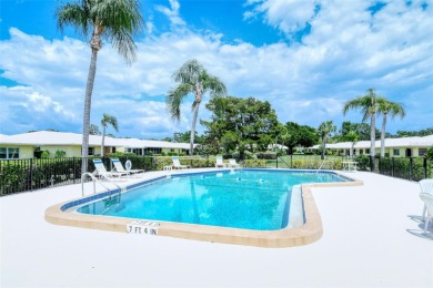 NEW PICTURES Welcome to Village Green! Here is the opportunity on Village Green Golf Club of Sarasota in Florida - for sale on GolfHomes.com, golf home, golf lot