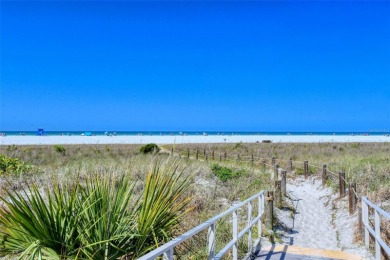 NEW PICTURES Welcome to Village Green! Here is the opportunity on Village Green Golf Club of Sarasota in Florida - for sale on GolfHomes.com, golf home, golf lot