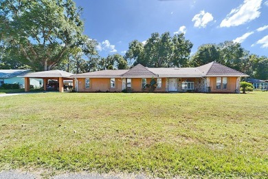 Brand New ROOF!!! This charming 3-bedroom, 3-bathroom residence on Inverness Golf and Country Club in Florida - for sale on GolfHomes.com, golf home, golf lot