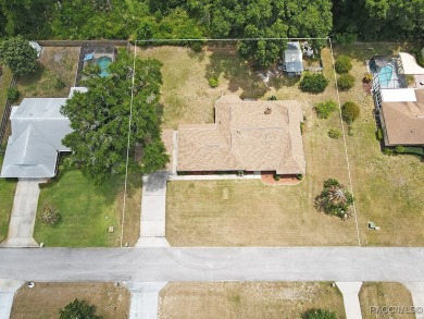 Brand New ROOF!!! This charming 3-bedroom, 3-bathroom residence on Inverness Golf and Country Club in Florida - for sale on GolfHomes.com, golf home, golf lot