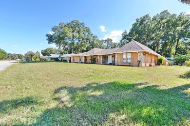 Brand New ROOF!!! This charming 3-bedroom, 3-bathroom residence on Inverness Golf and Country Club in Florida - for sale on GolfHomes.com, golf home, golf lot