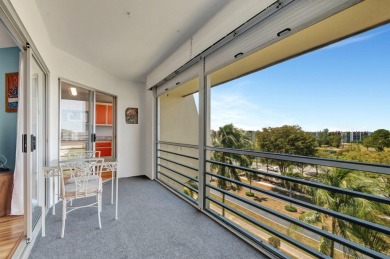 Welcome home! An incredible opportunity bursting with potential on Poinciana Golf Club in Florida - for sale on GolfHomes.com, golf home, golf lot
