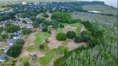 This is a property with huge potential! The property is on Wedgewood Golf Course in Florida - for sale on GolfHomes.com, golf home, golf lot