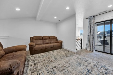 Welcome to this luxurious townhome featuring 3 large bedrooms, 2 on SpurWing Country Club in Idaho - for sale on GolfHomes.com, golf home, golf lot