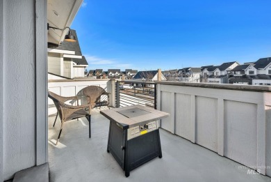 Welcome to this luxurious townhome featuring 3 large bedrooms, 2 on SpurWing Country Club in Idaho - for sale on GolfHomes.com, golf home, golf lot